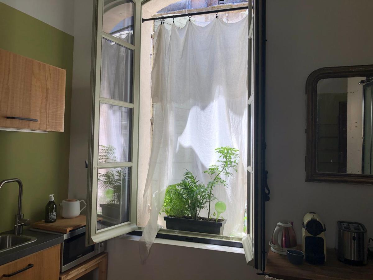 Studio De Charme A La Roquette Арл Екстериор снимка
