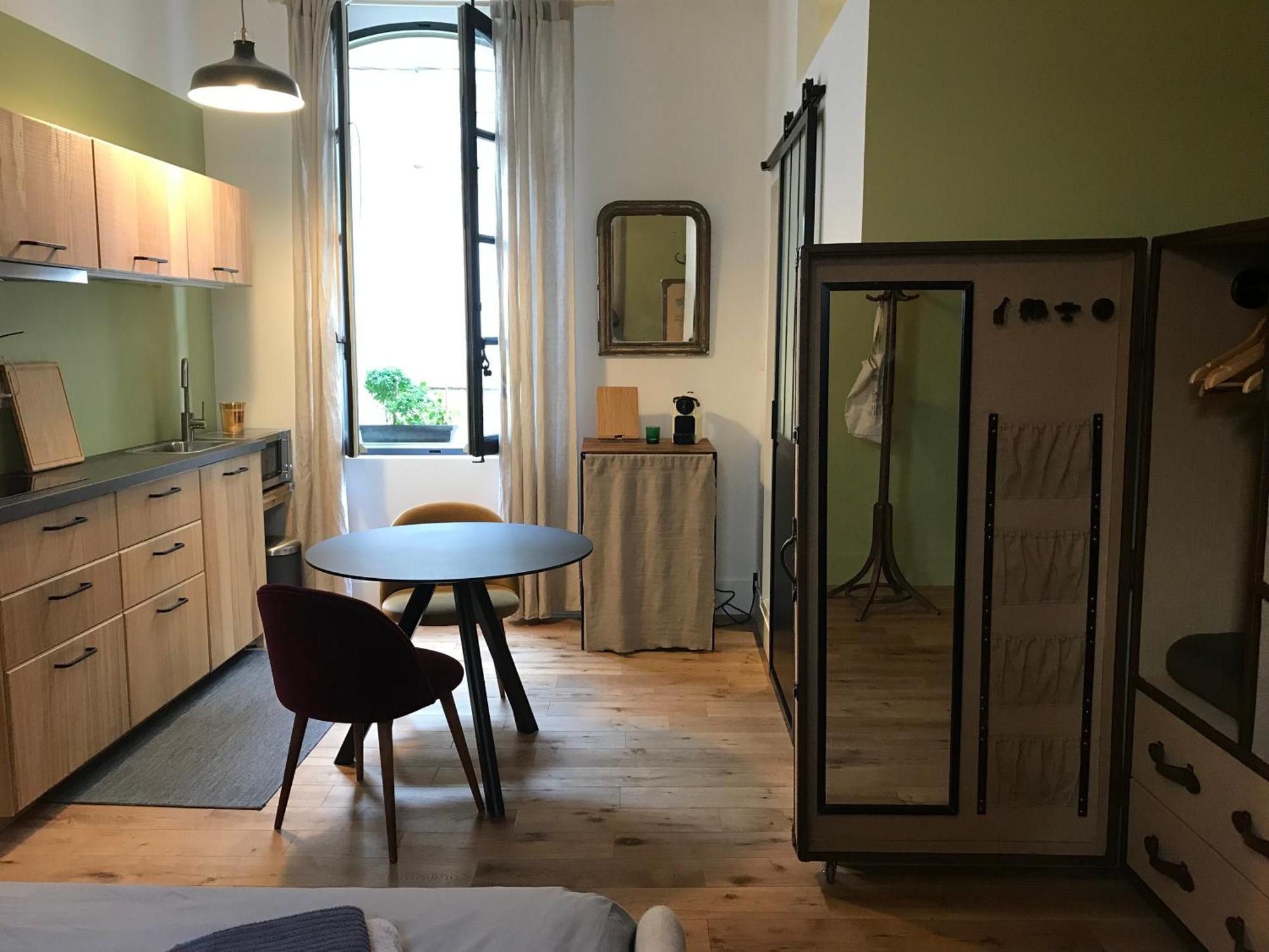Studio De Charme A La Roquette Арл Екстериор снимка
